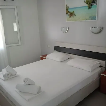 Karadolas 3 Brothers Aparthotel *