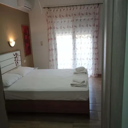 Karadolas 3 Brothers Aparthotel
